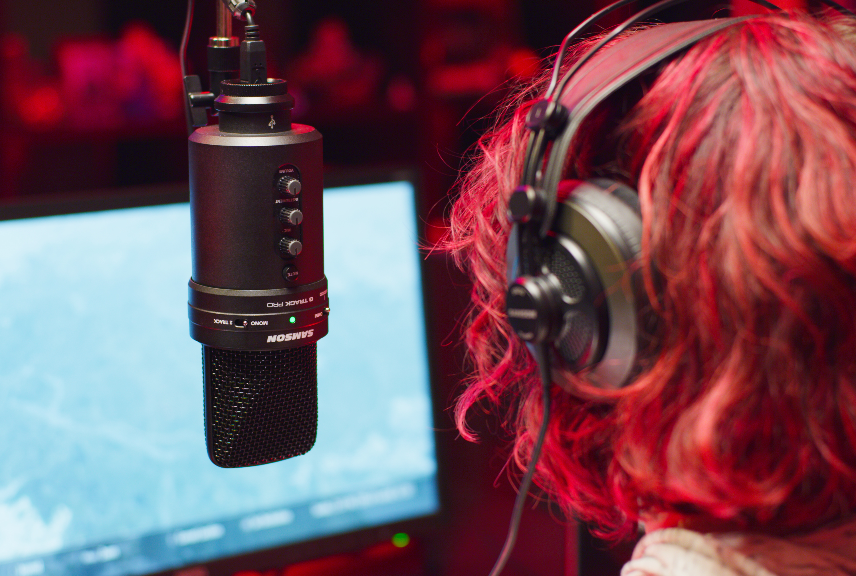 GTP MBA48 Female Gamer 1 3000px