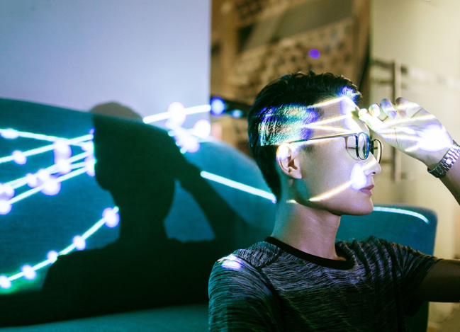 suse boy with glasses lights